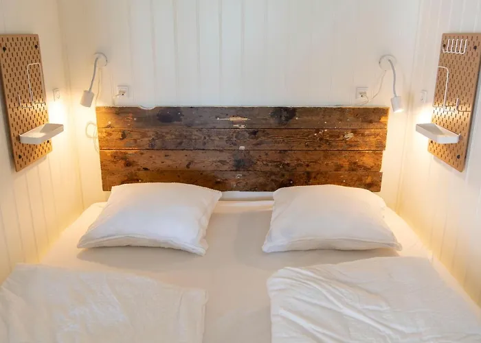 Отель Samsted *